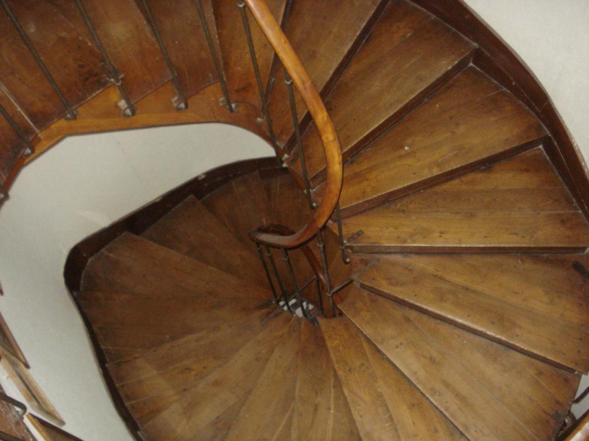 Le Chevalier D'Eon Bed & Breakfast Tonnerre Bagian luar foto