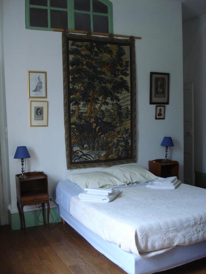 Le Chevalier D'Eon Bed & Breakfast Tonnerre Bagian luar foto