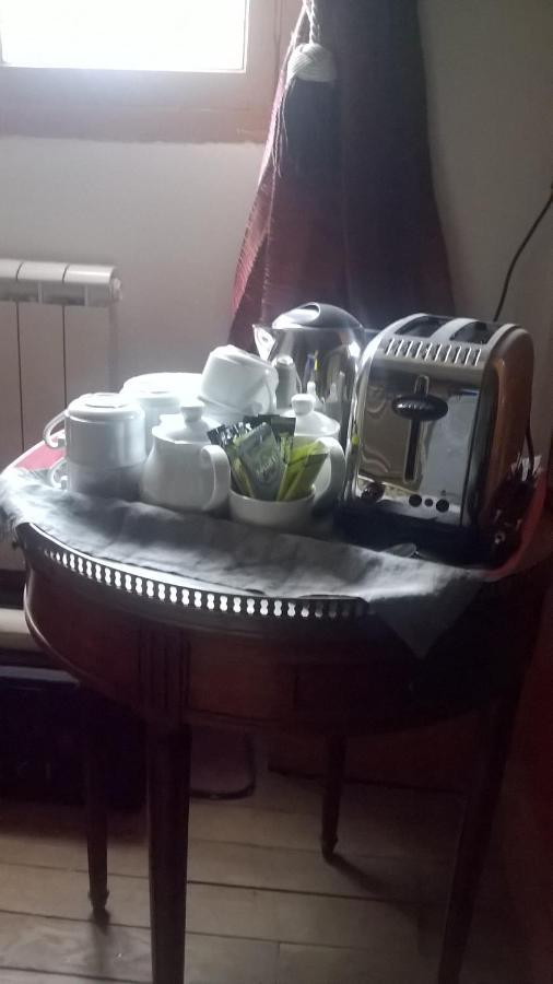 Le Chevalier D'Eon Bed & Breakfast Tonnerre Bagian luar foto
